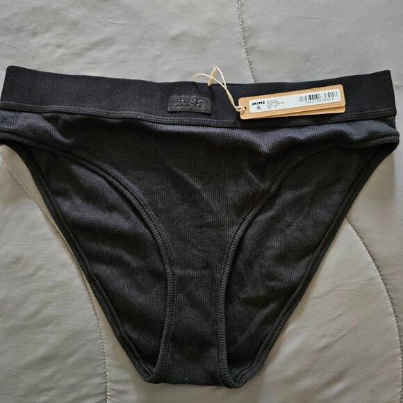 Skims cotton rib brief - Picture 4 of 6